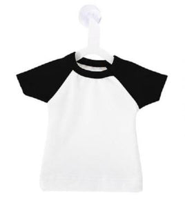 MINI PLAYERA DE COLOR BLANCO Y NEGRO CON COLGADOR Y VENTOSA